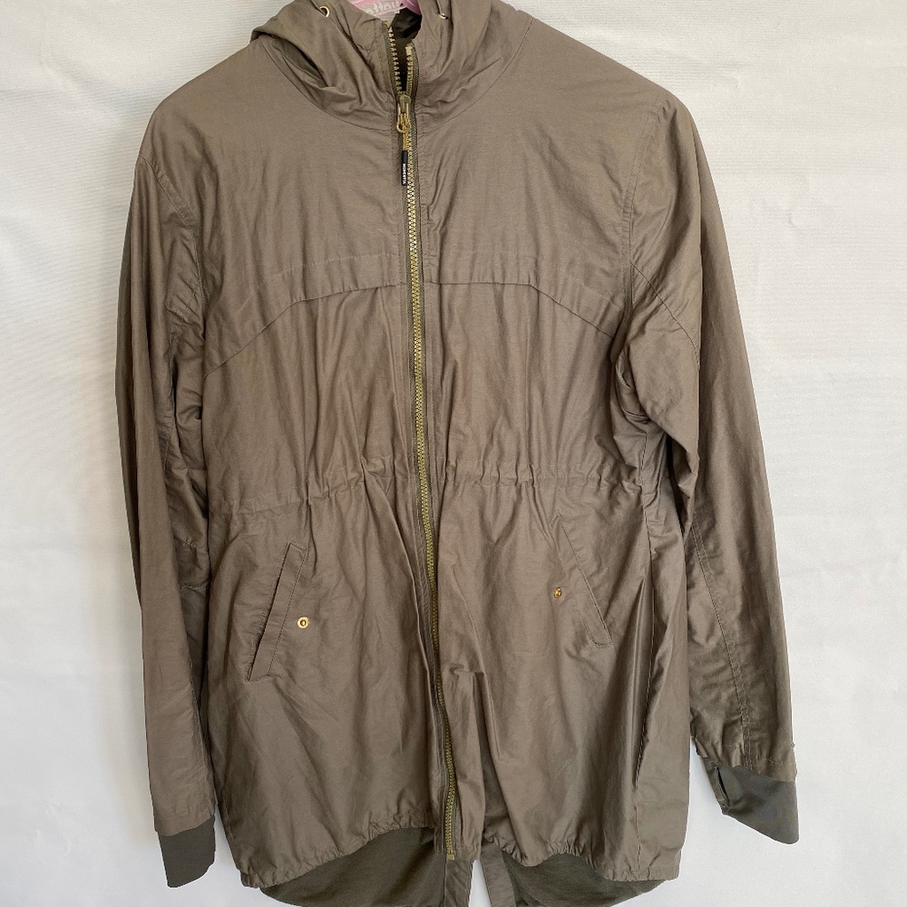 Mondetta brand camo green colored  jacket. Water resistant, adjustable ties.